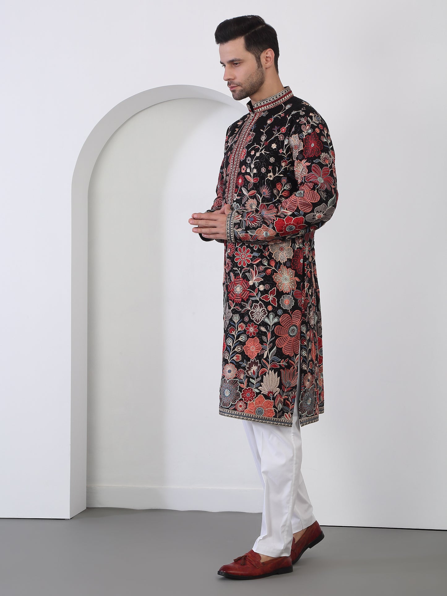Floral Bloom Thread Embroidered Kurta Set