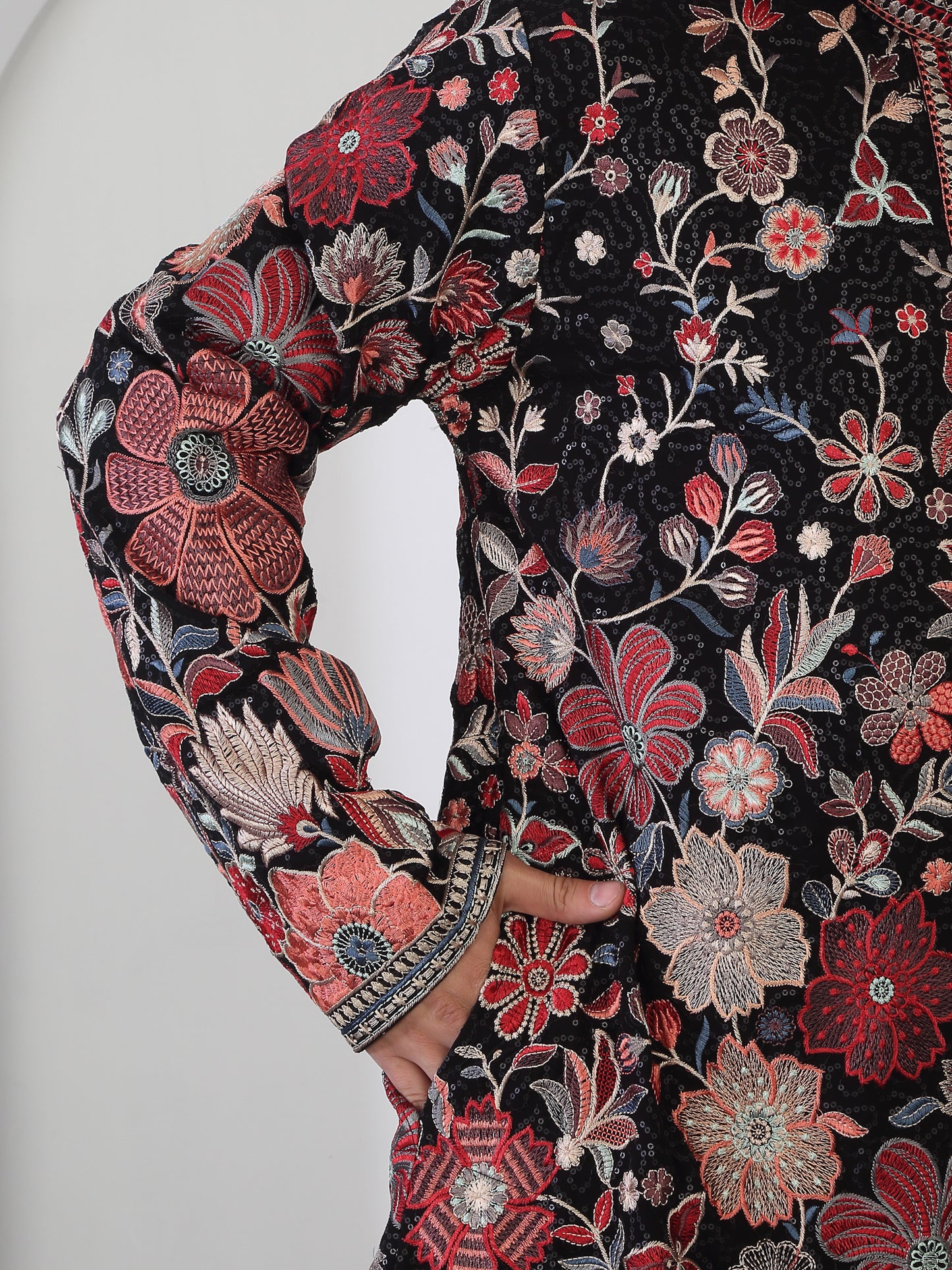 Floral Bloom Thread Embroidered Kurta Set
