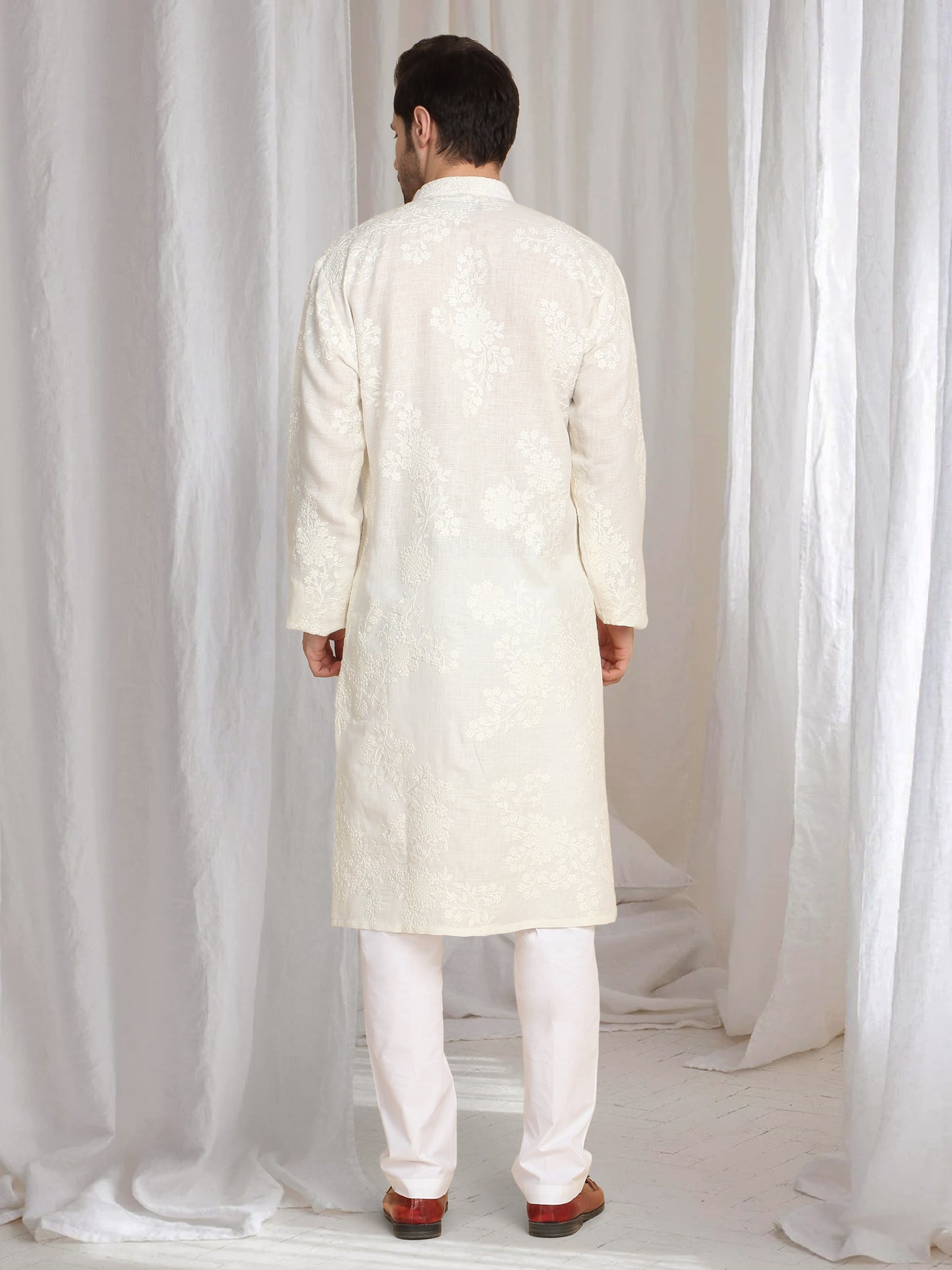 Aham Gulistaan Embroidery Thread Kurta Set - White