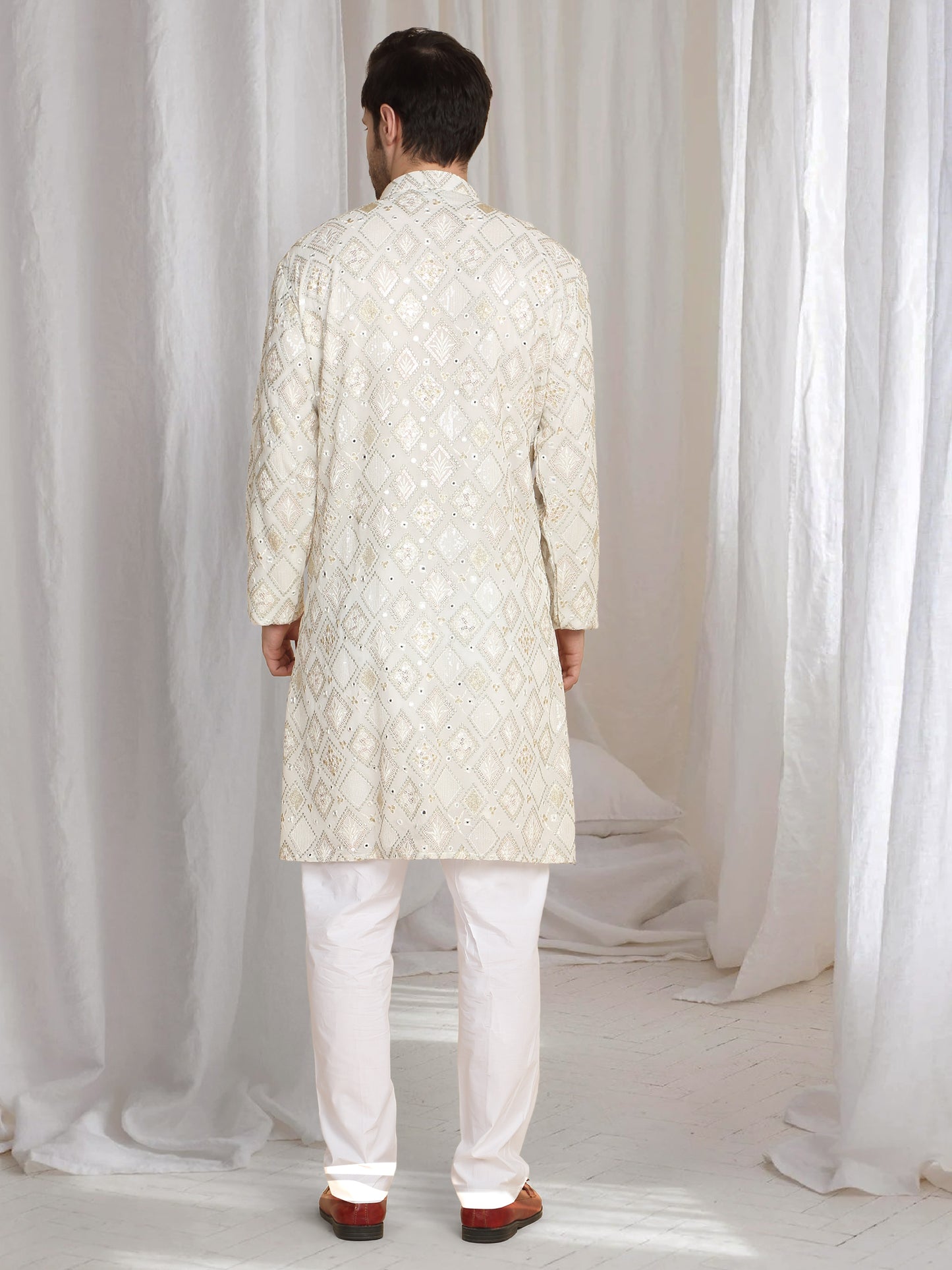 Asal Barfi Embroidered Kiurta set - Off White