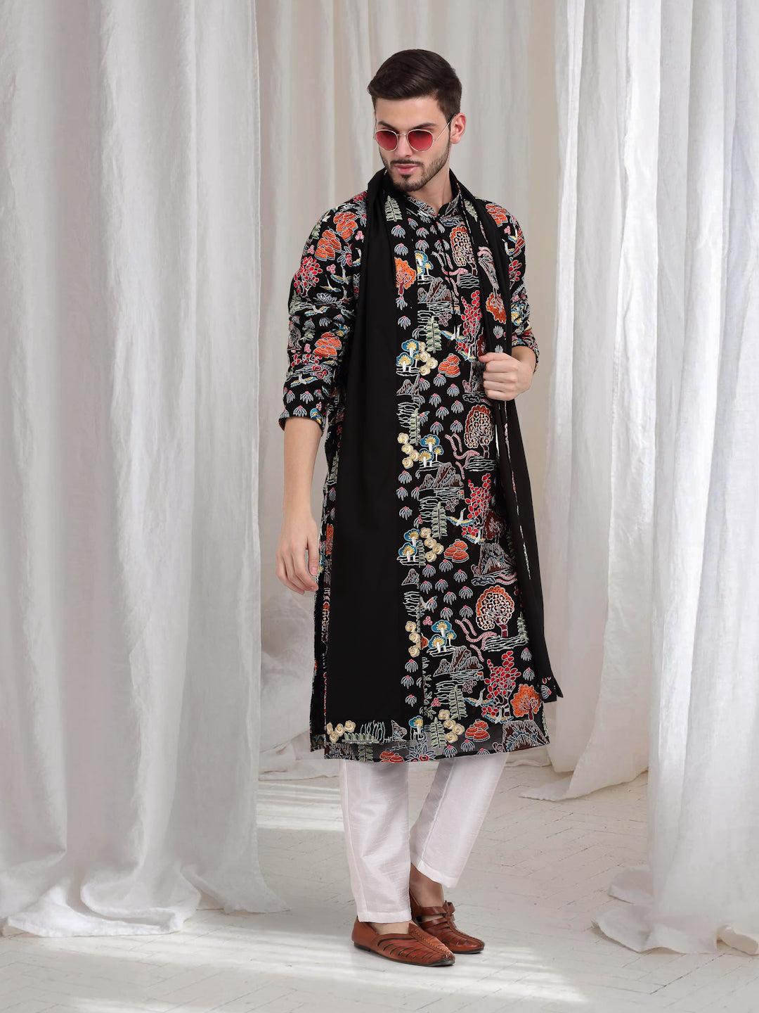 Tarnam Embroidered Nature Kurta Pant Set - Black