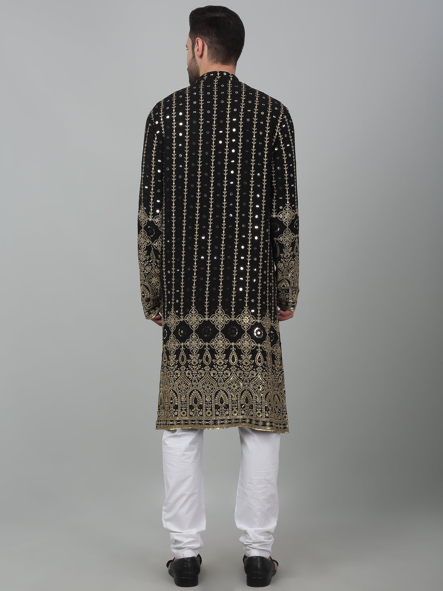 Jahanuma Mughal Embroidered Kurta Set
