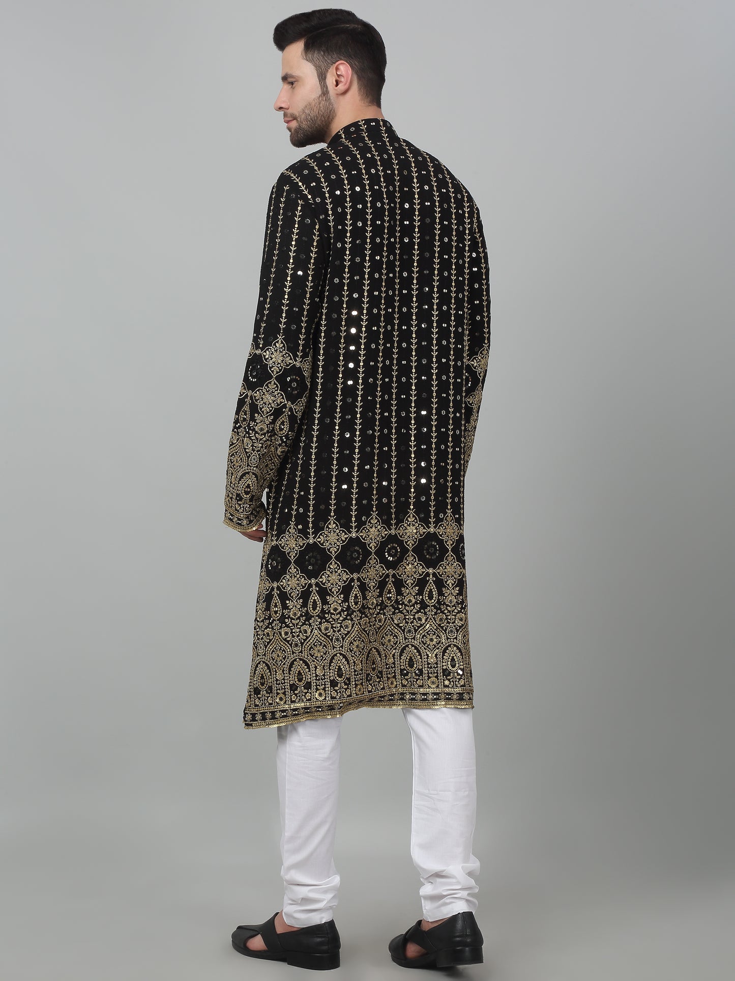 Jahanuma Mughal Embroidered Kurta Set
