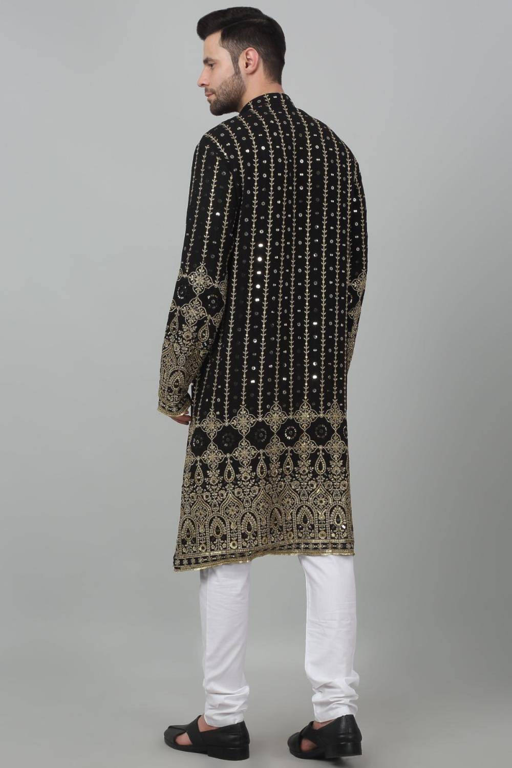 Jahanuma Mughal Embroidered Kurta Set