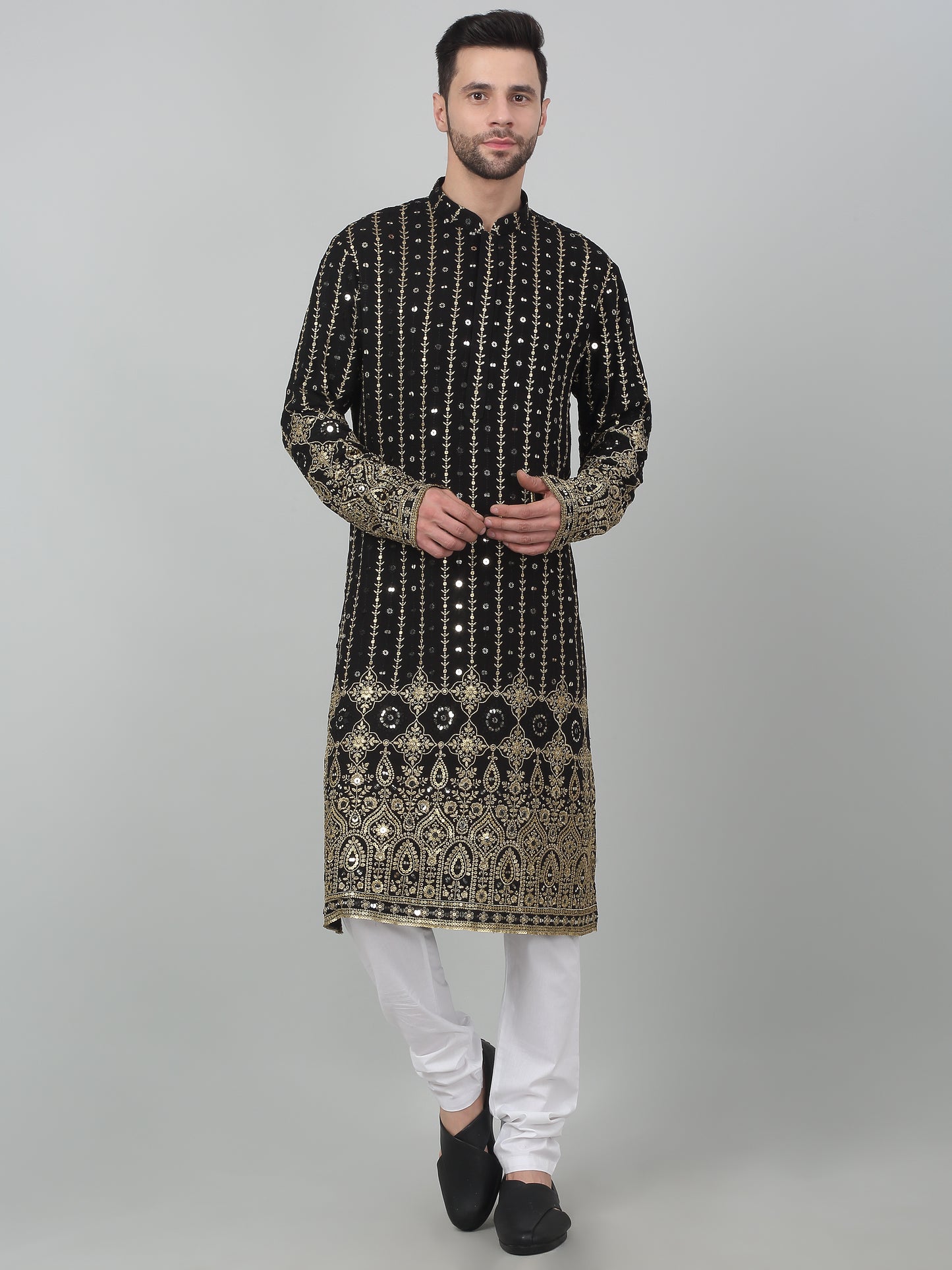 Jahanuma Mughal Embroidered Kurta Set