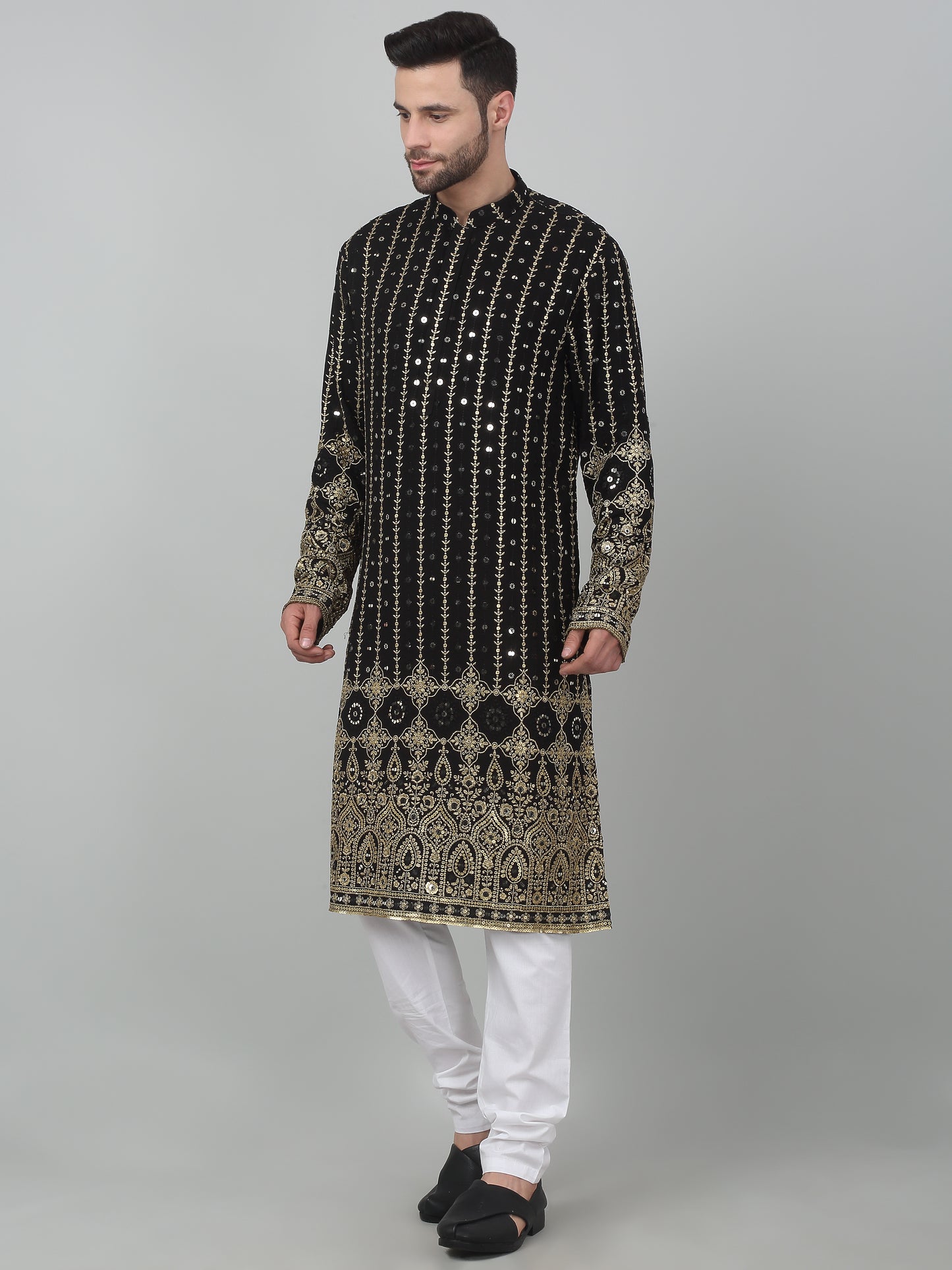 Jahanuma Mughal Embroidered Kurta Set