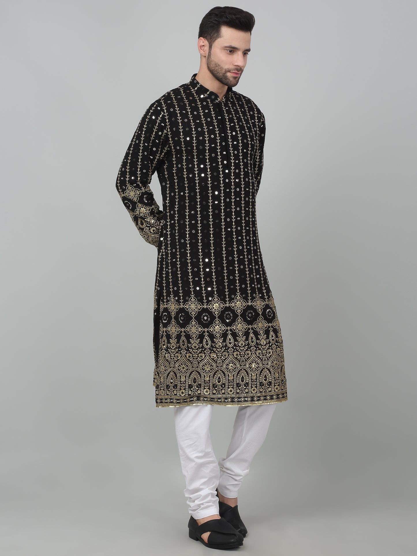 Jahanuma Mughal Embroidered Kurta Set