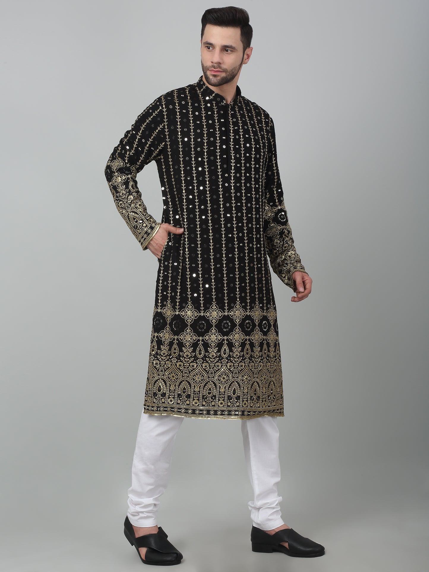 Jahanuma Mughal Embroidered Kurta Set
