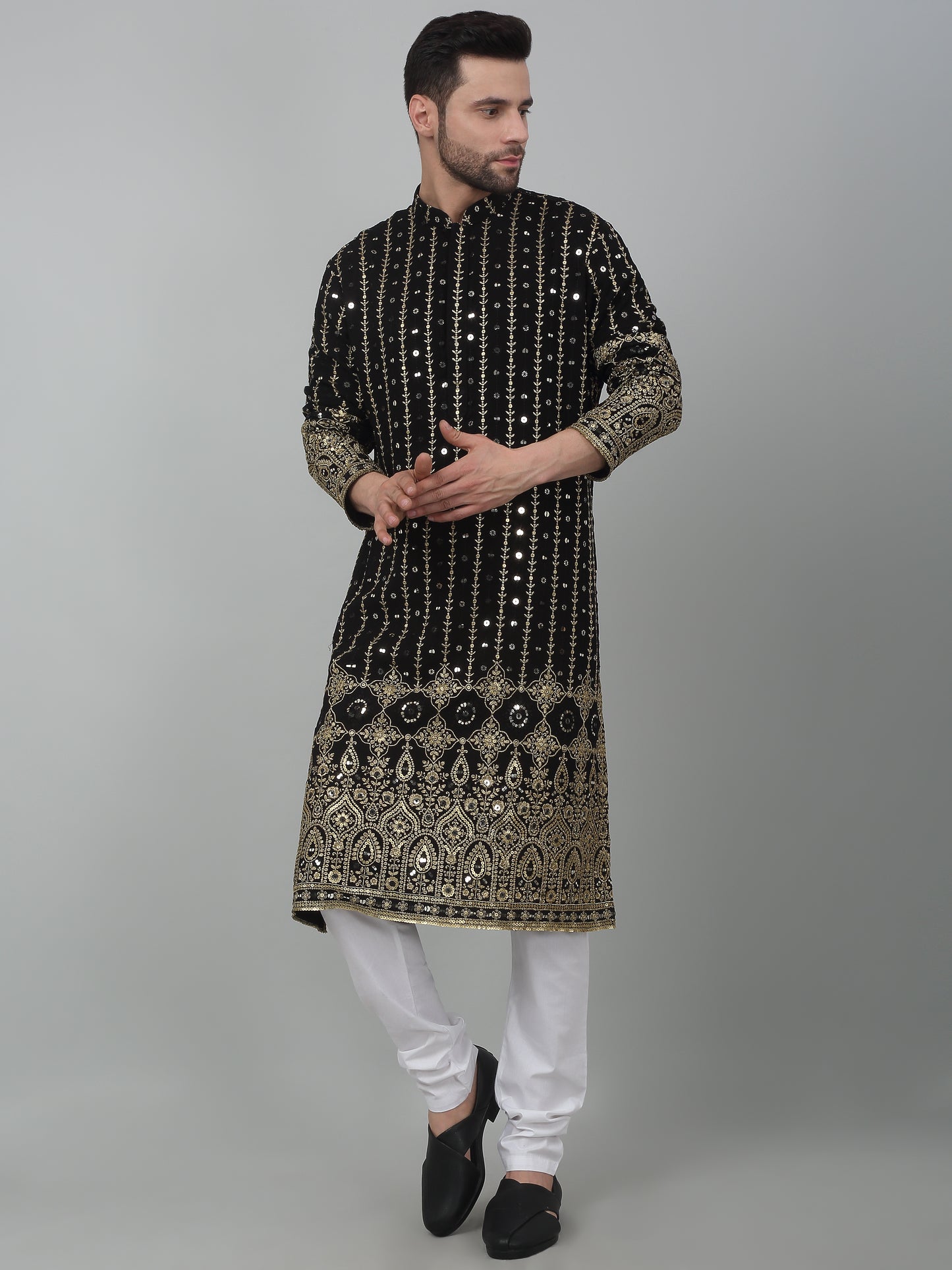 Jahanuma Mughal Embroidered Kurta Set