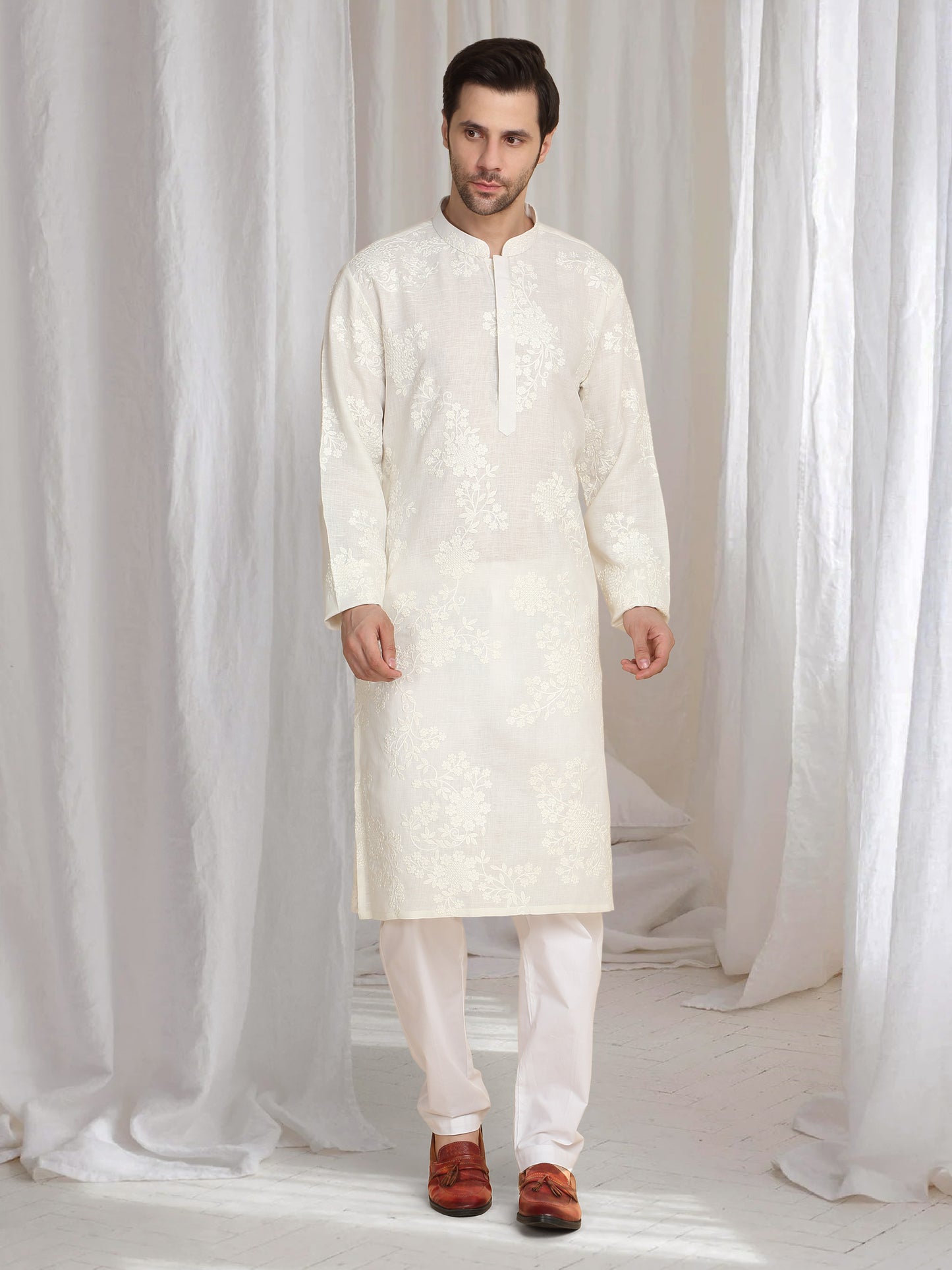 Aham Gulistaan Embroidery Thread Kurta Set - White