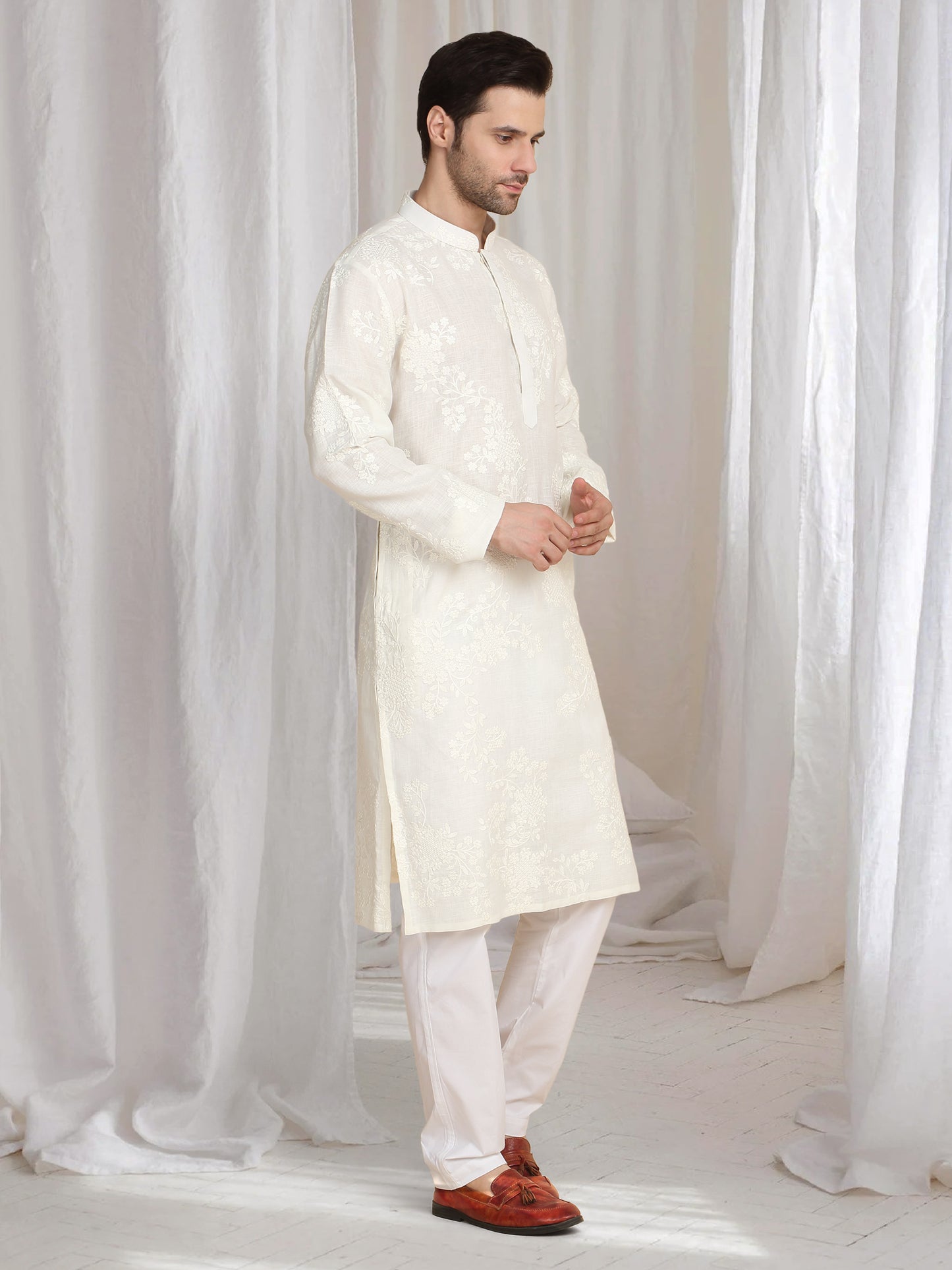 Aham Gulistaan Embroidery Thread Kurta Set - White