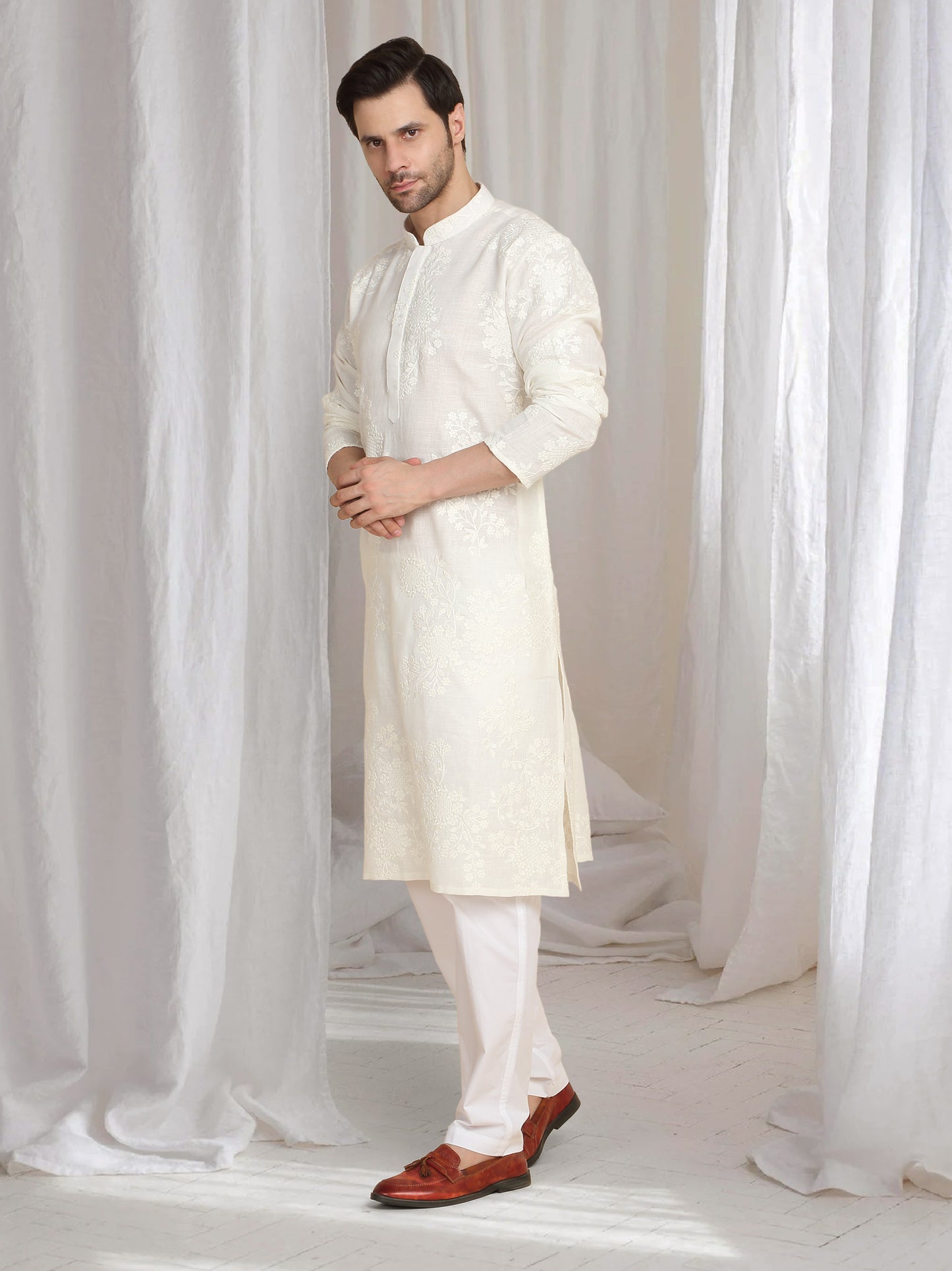 Aham Gulistaan Embroidery Thread Kurta Set - White
