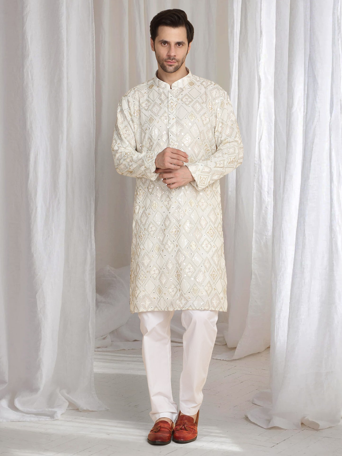 Asal Barfi Embroidered Kiurta set - Off White