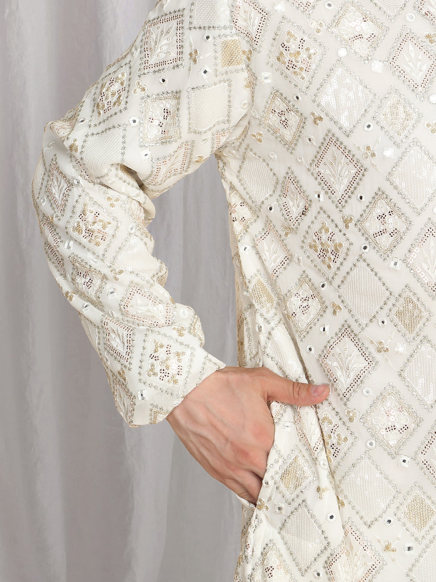 Asal Barfi Embroidered Kiurta set - Off White