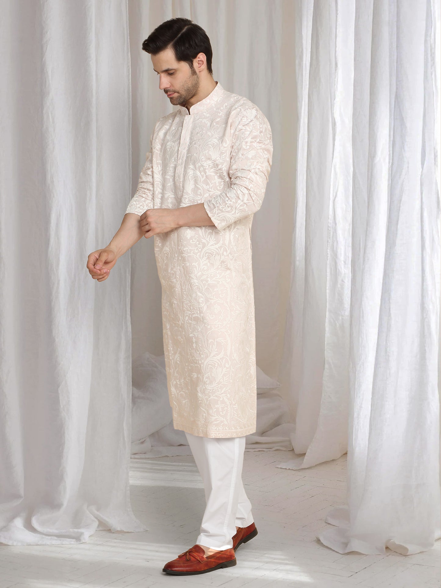 Aham Flora Thread Embroidered Kurta Set - Pastel Pink