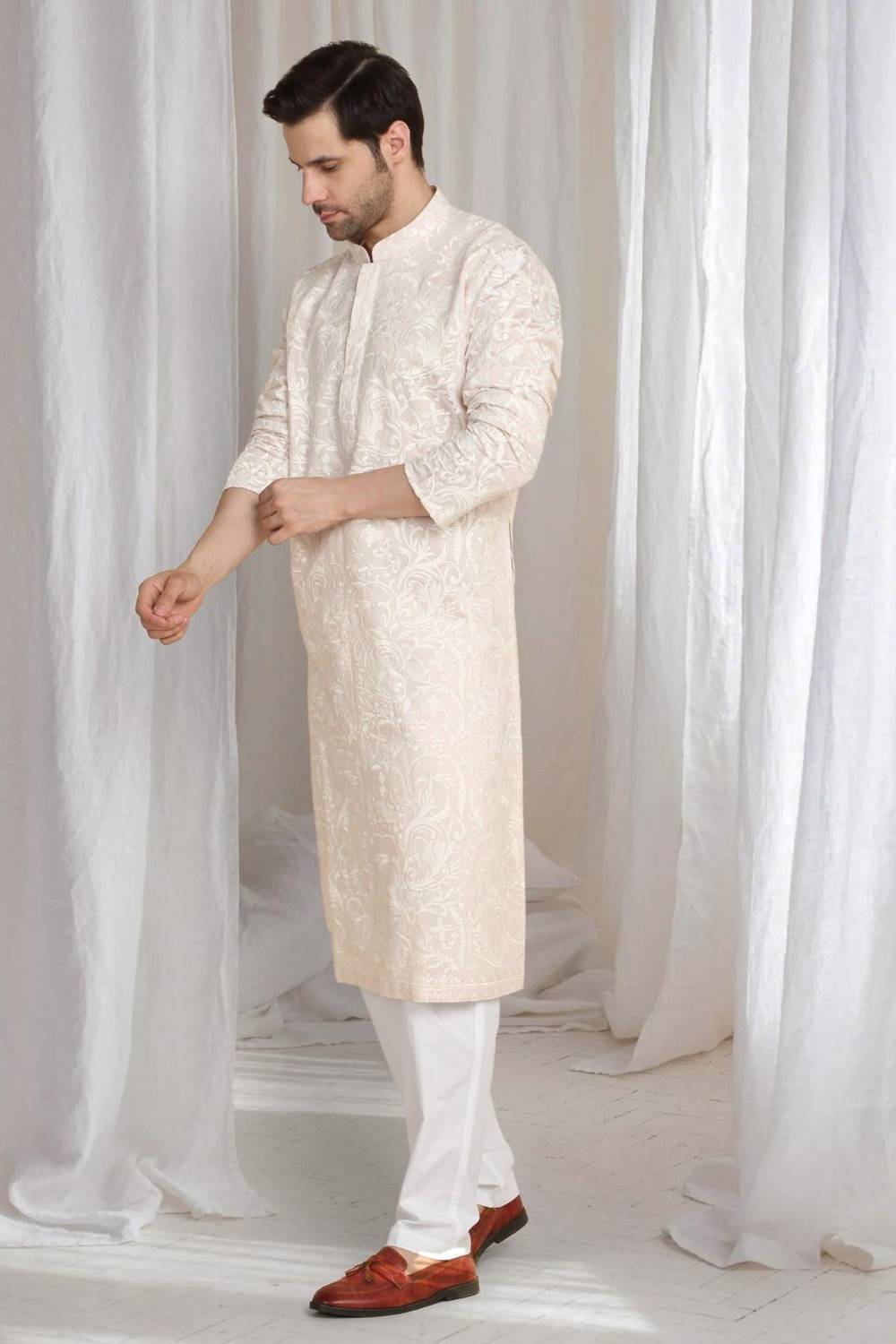 Aham Flora Thread Embroidered Kurta Set - Pastel Pink