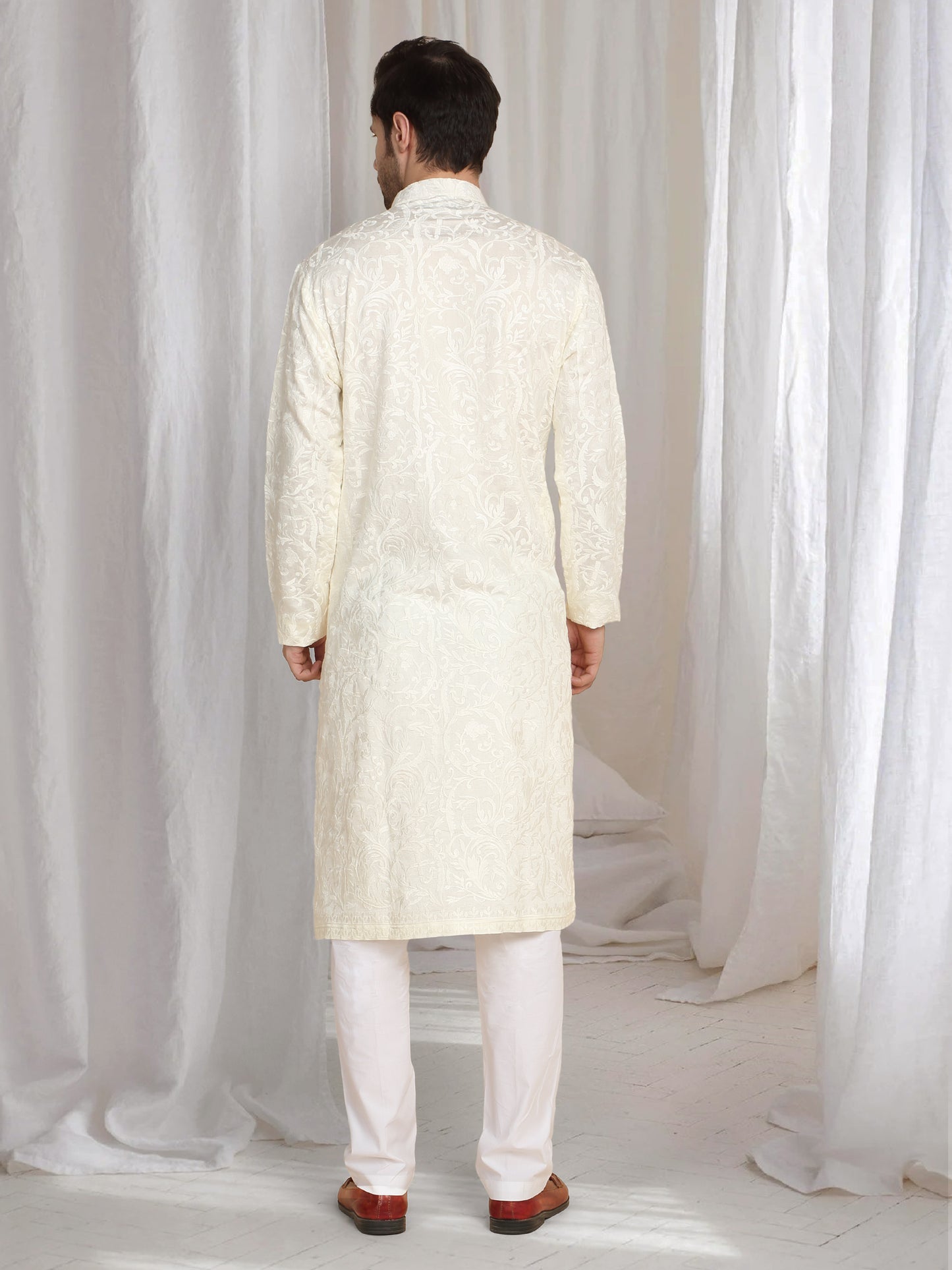 Aham Flora Thread Embroidered Kurta Set - Off White