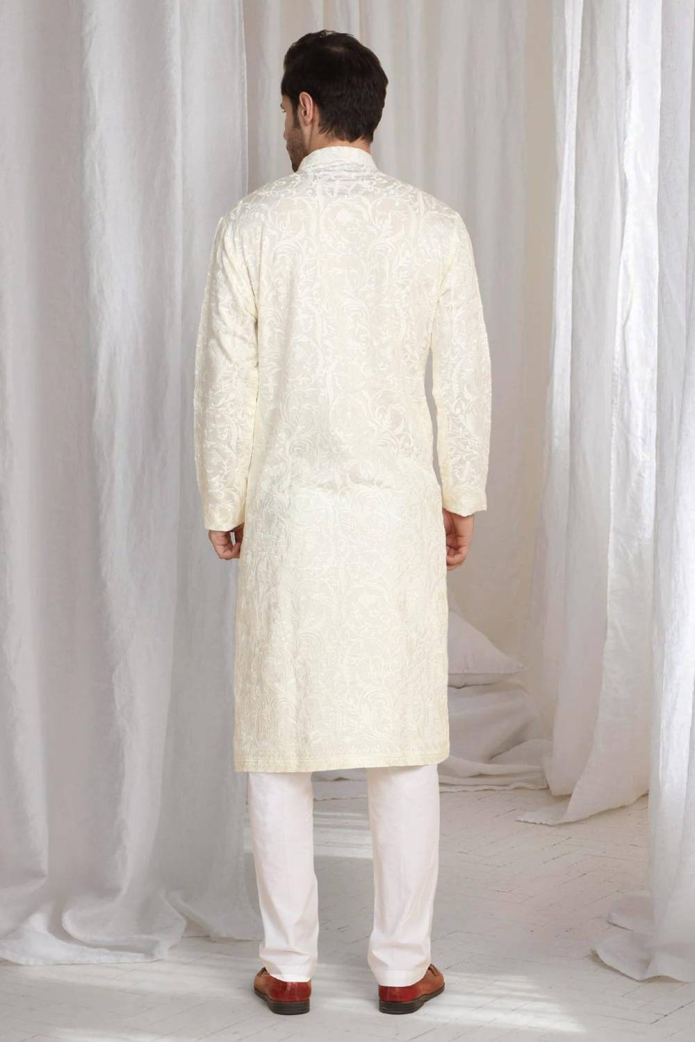 Aham Flora Thread Embroidered Kurta Set - Off White