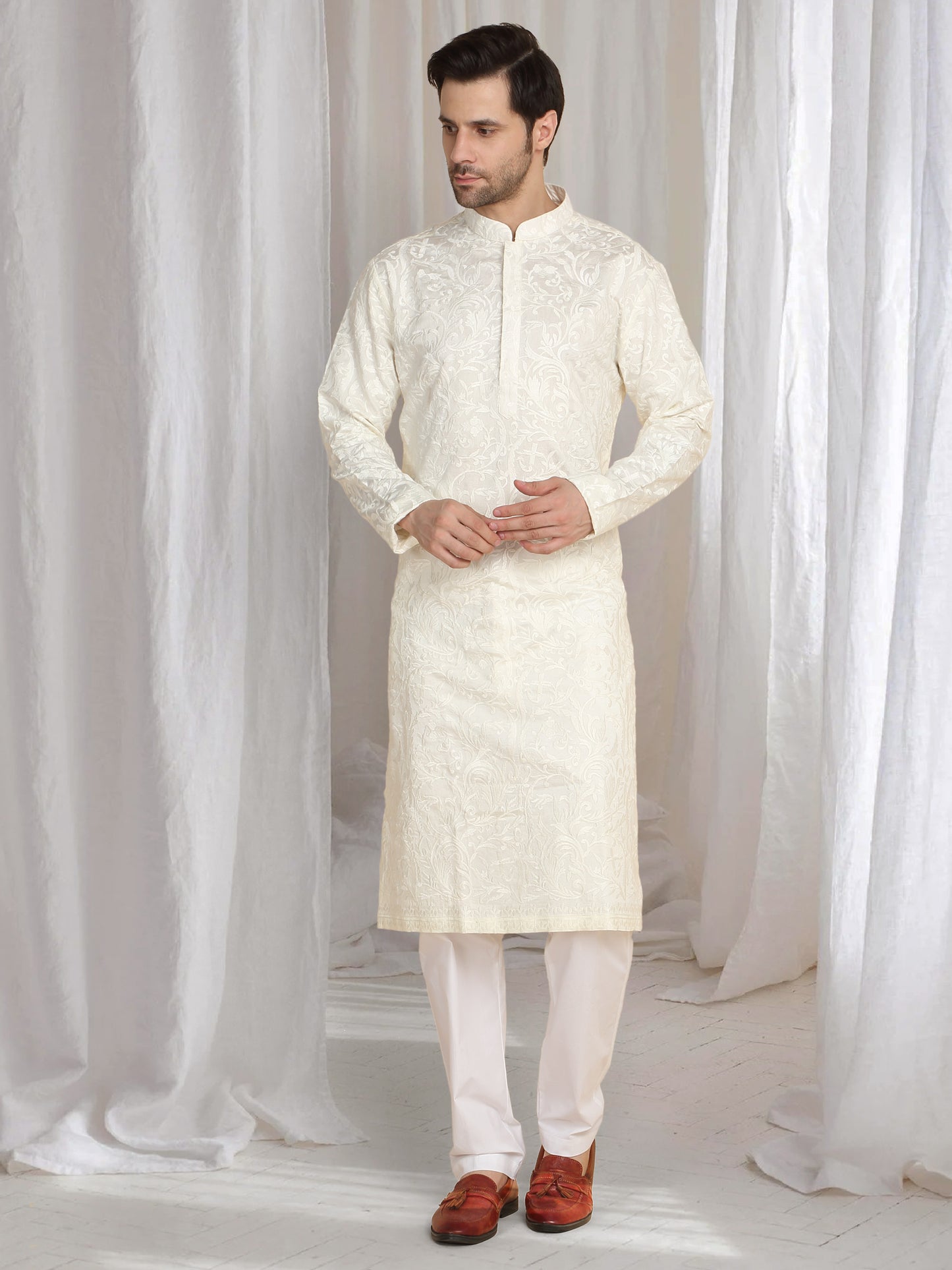 Aham Flora Thread Embroidered Kurta Set - Off White