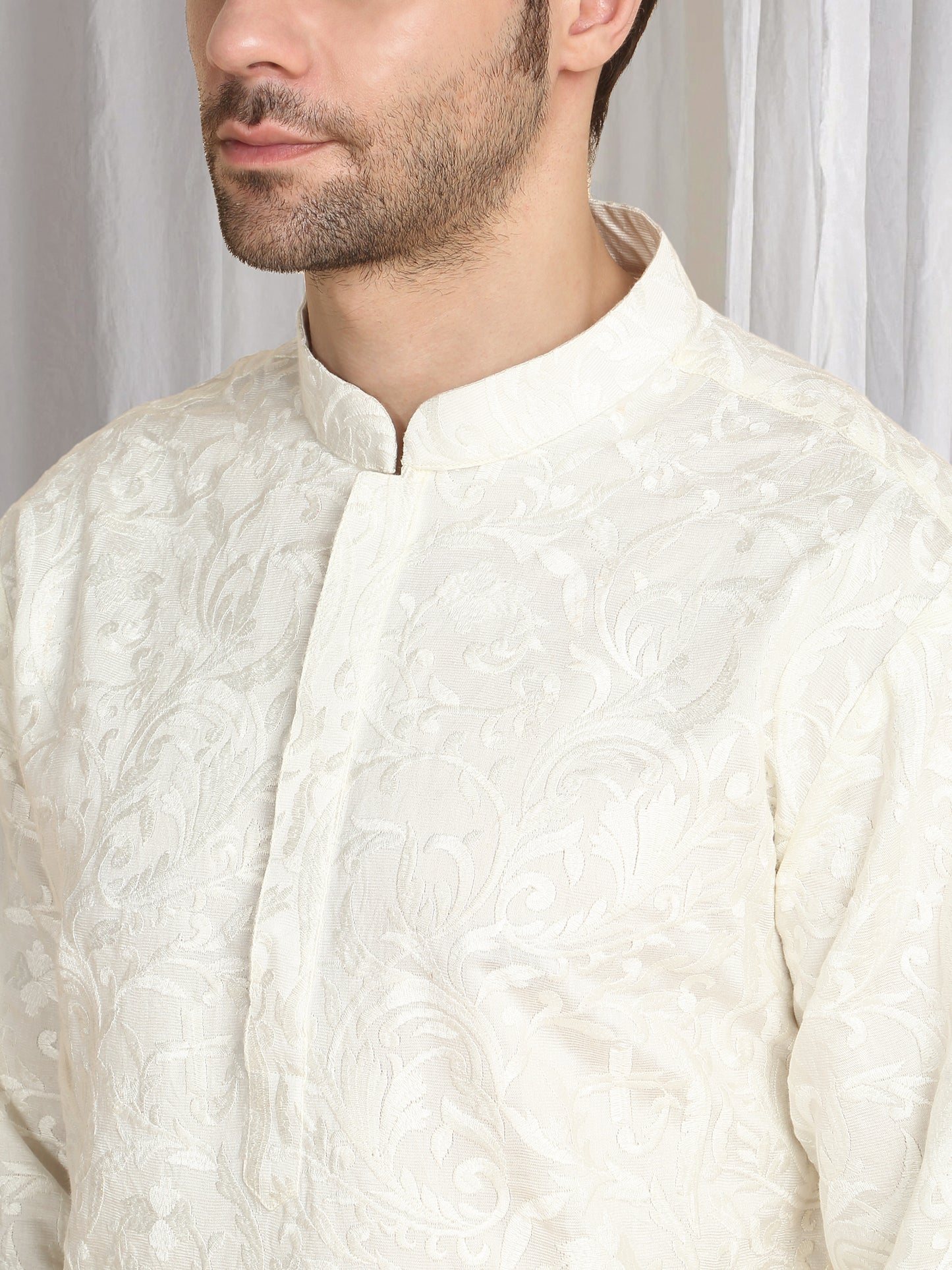 Aham Flora Thread Embroidered Kurta Set - Off White