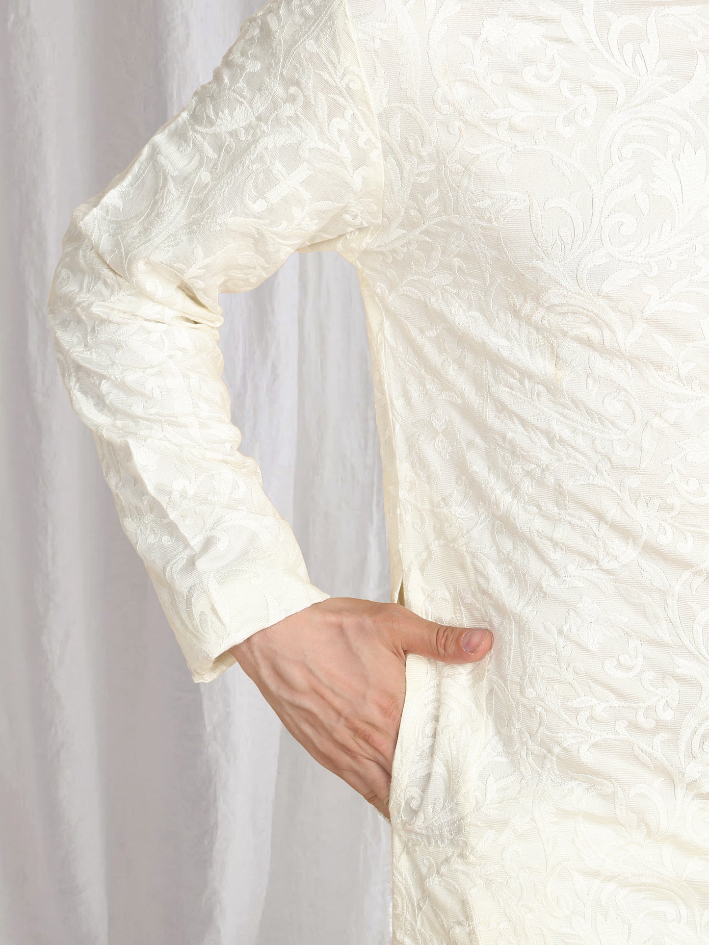 Aham Flora Thread Embroidered Kurta Set - Off White