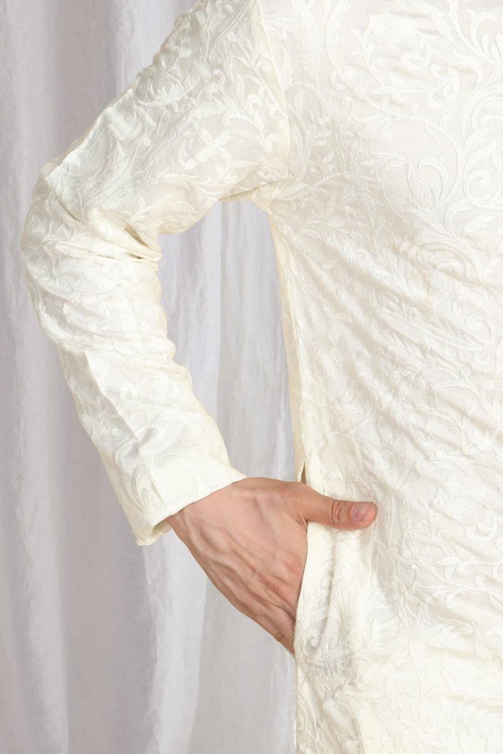 Aham Flora Thread Embroidered Kurta Set - Off White