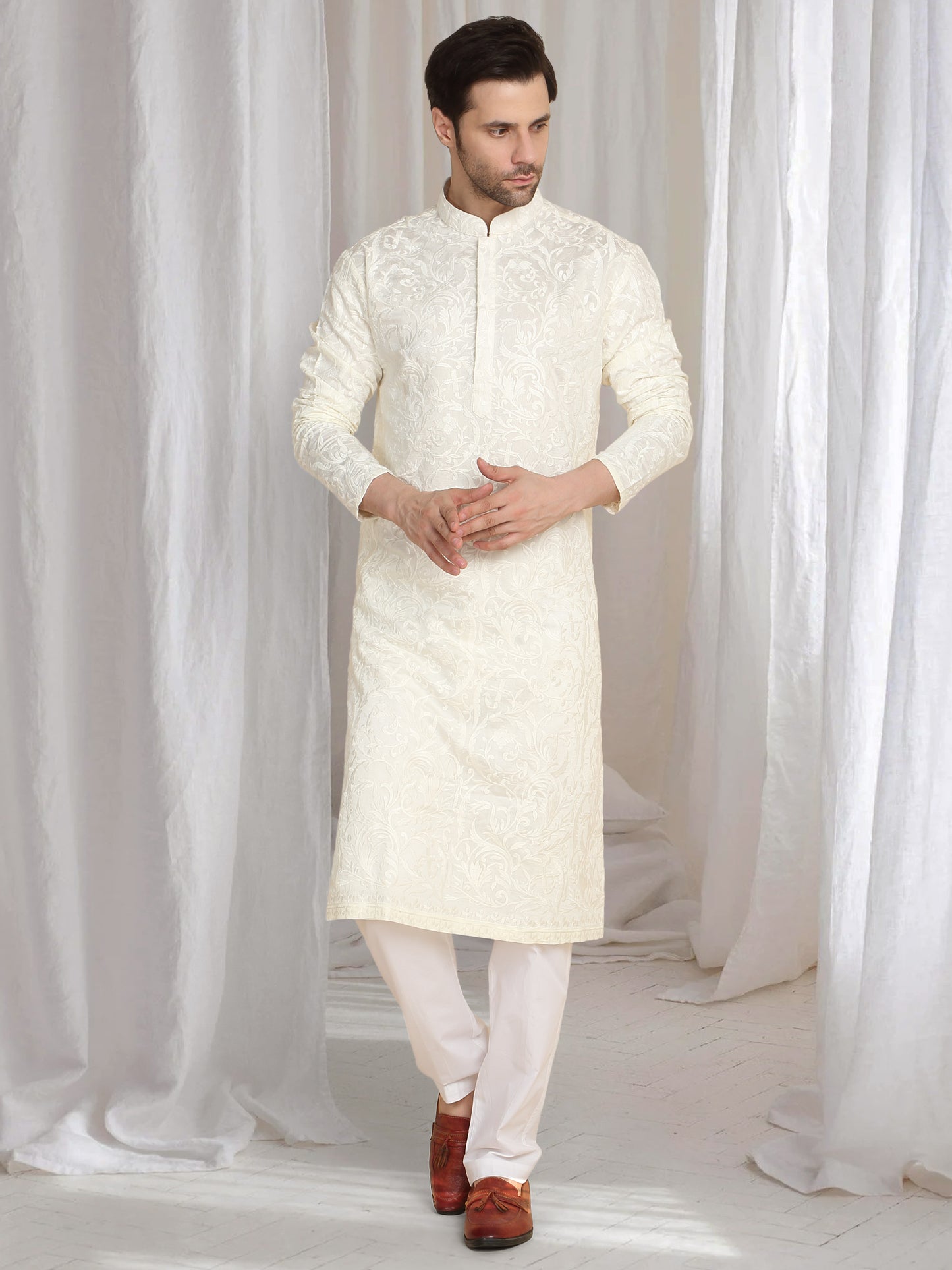 Aham Flora Thread Embroidered Kurta Set - Off White