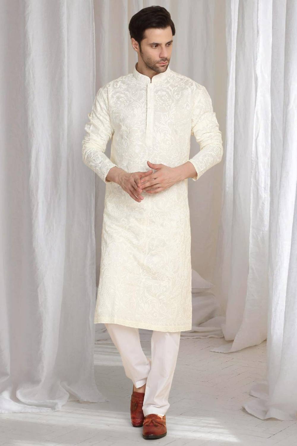 Aham Flora Thread Embroidered Kurta Set - Off White