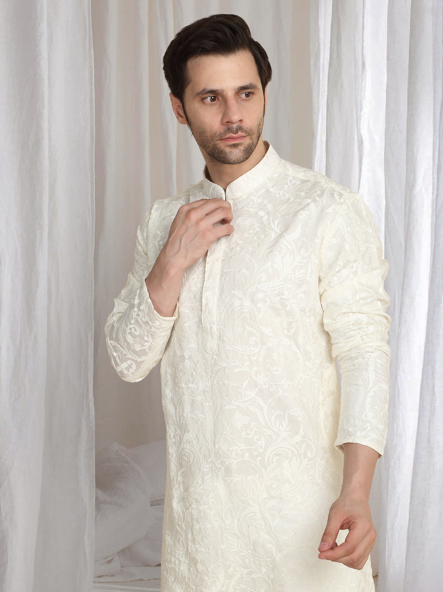 Aham Flora Thread Embroidered Kurta Set - Off White