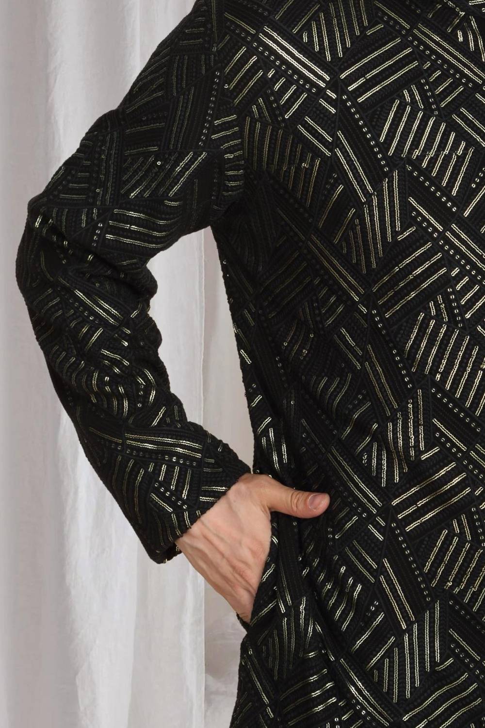 Asuka Black Cotton Embroidery Geometric Thread Kurta set
