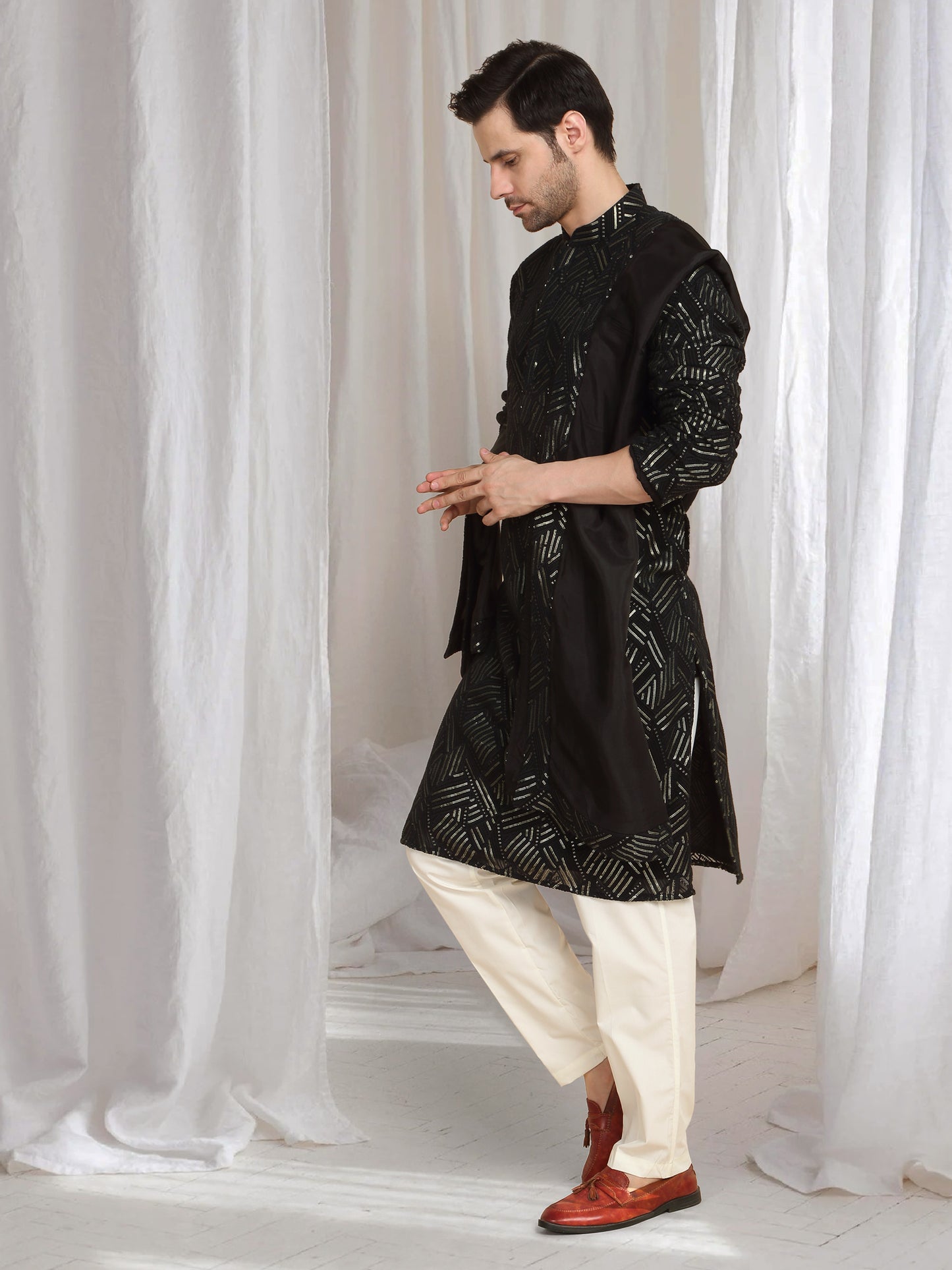 Asuka Black Cotton Embroidery Geometric Thread Kurta set