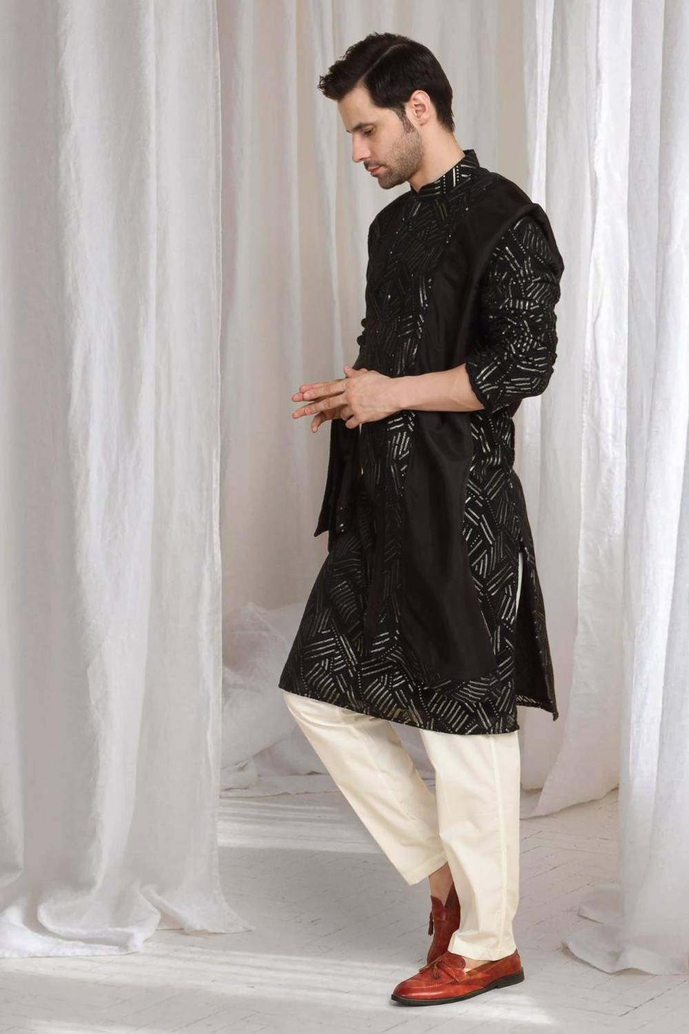 Asuka Black Cotton Embroidery Geometric Thread Kurta set