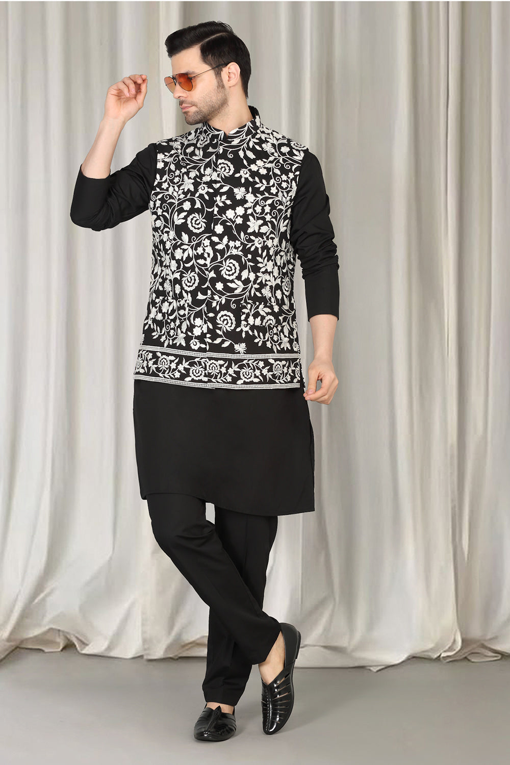 Phool Bahaar Embroidered Bandi With Kurta And  Back Elastic Pants