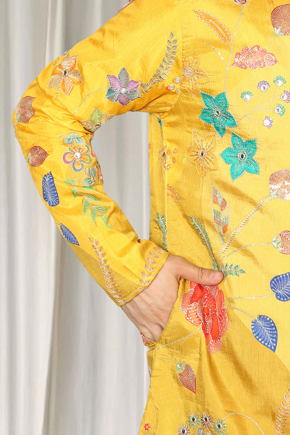 Phool Utsav Embroidered Kurta With Back Elastic Pants
