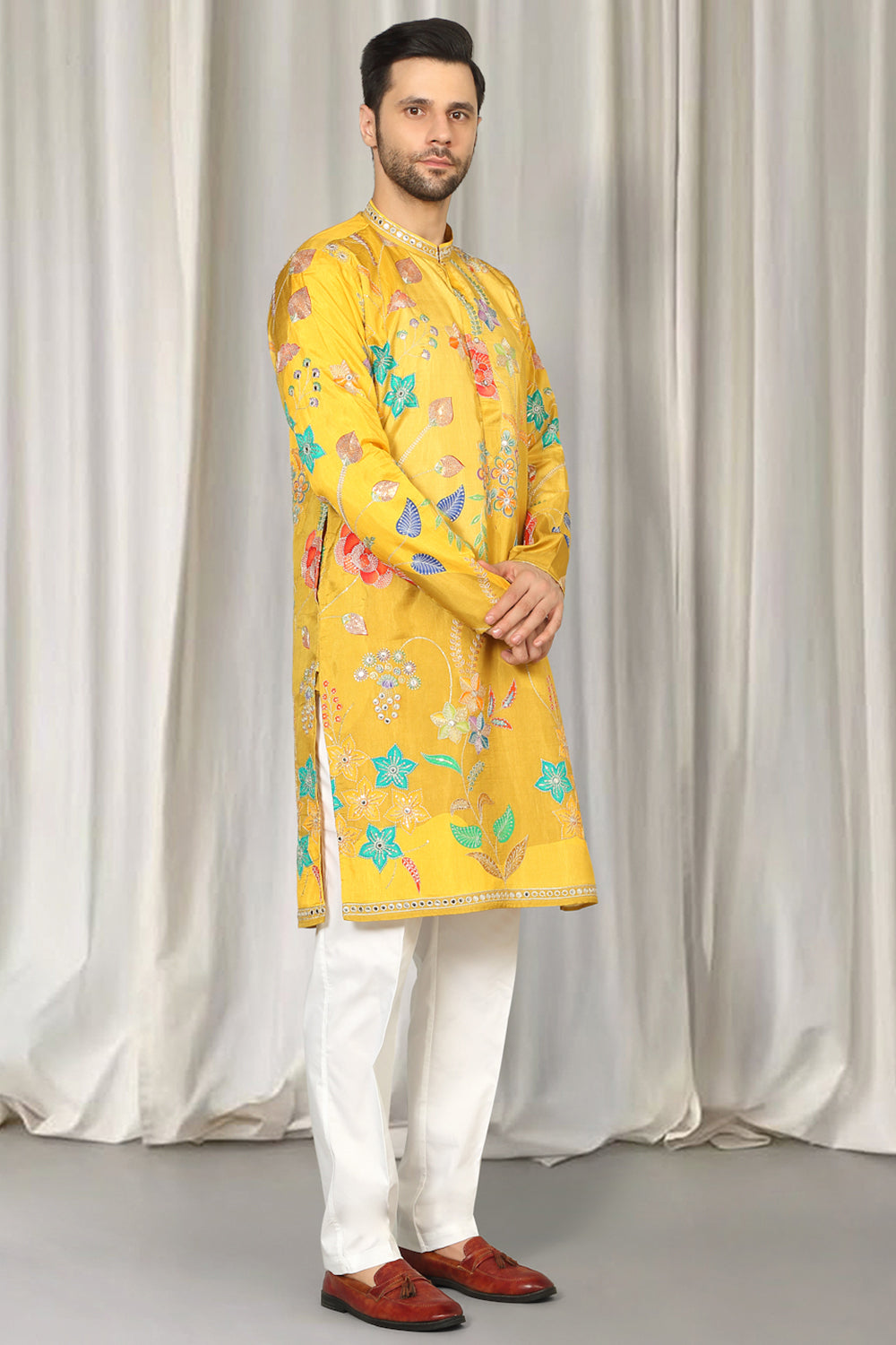 Phool Utsav Embroidered Kurta With Back Elastic Pants
