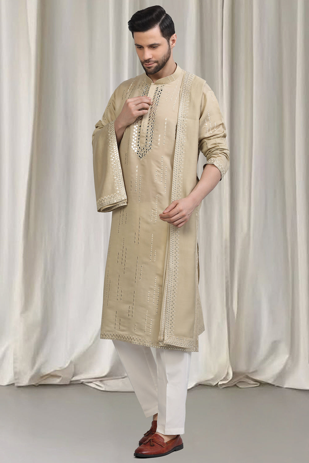 Tyohaar Mirror Embroidered Detail Kurta Set With Dupatta And Pants