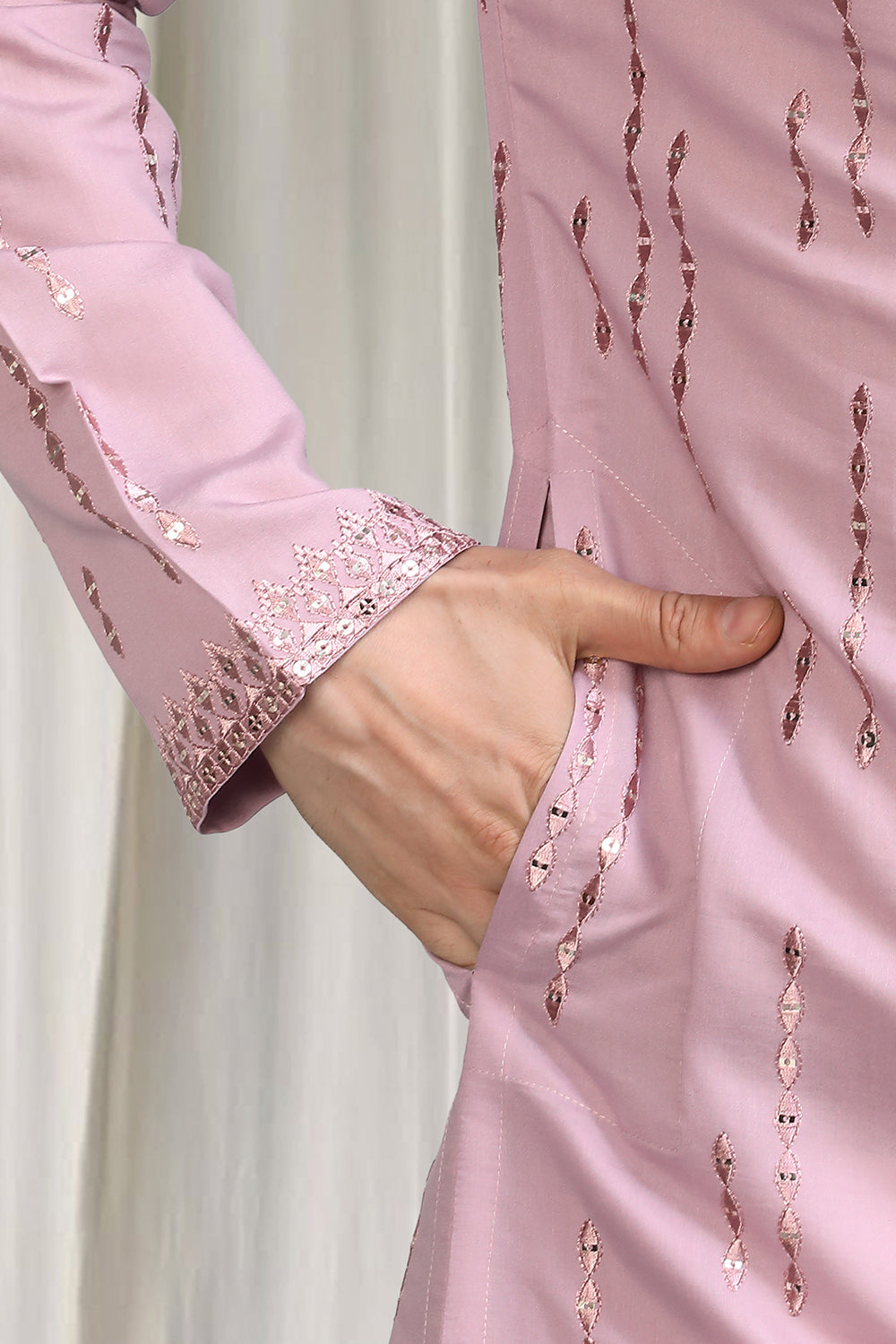 Tyohaar Mirror Embroidered Detail Kurta Set With Dupatta And Pants