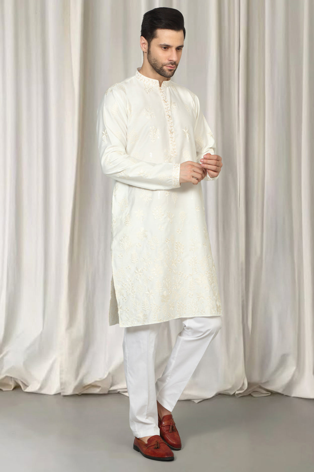 Upwan  Embroidered Kurta Back Elastic Pants