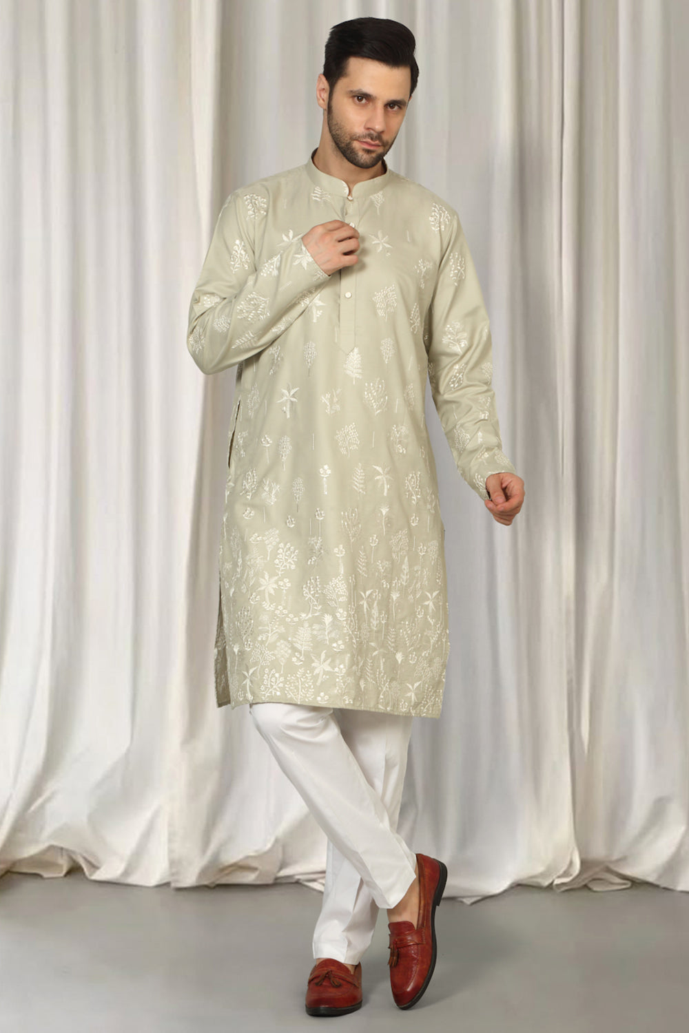 Upwan  Embroidered Kurta Back Elastic Pants