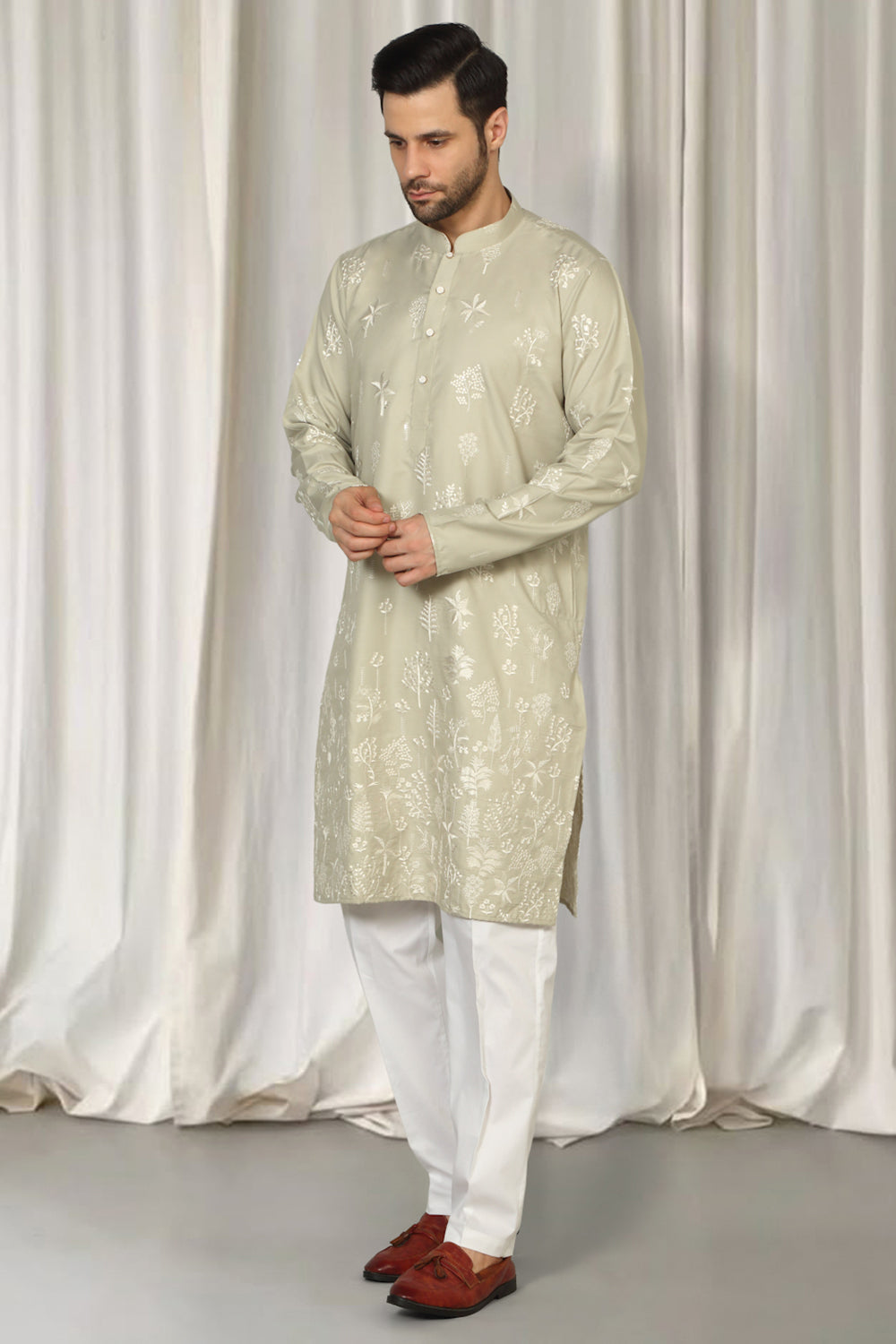 Upwan  Embroidered Kurta Back Elastic Pants