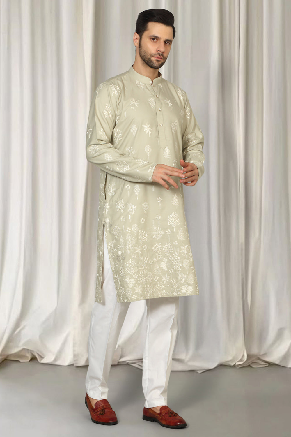 Upwan  Embroidered Kurta Back Elastic Pants