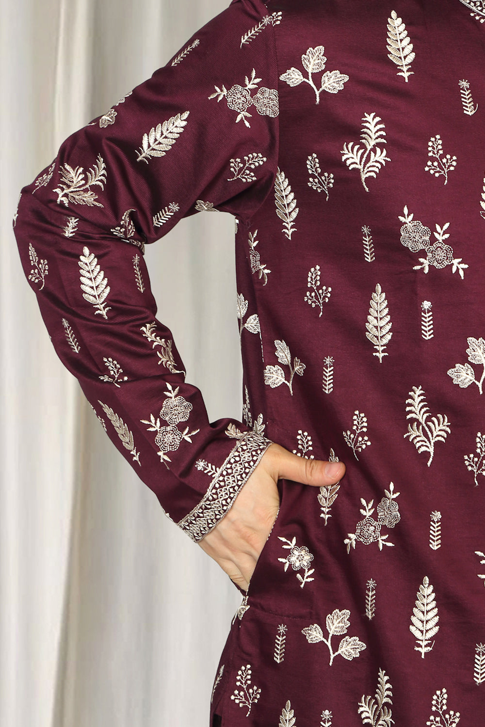 Upwan  Embroidered Kurta Back Elastic Pants